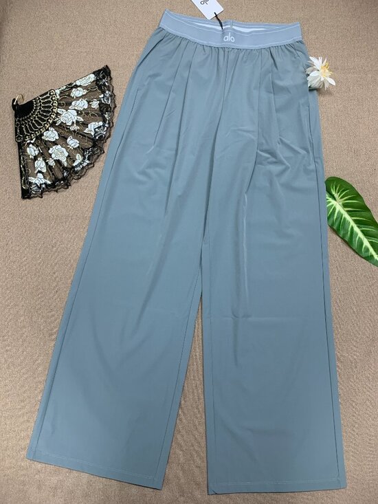ALO Yoga Pants - NWT ALO Yoga Steel Grey Suit Up Trouser 30" Inseam (Regular)👩‍💼
